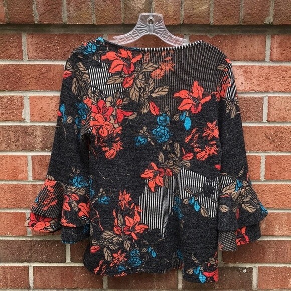 Aryeh Floral Bell Sleeve Sweater sz Small - Picture 3 of 14